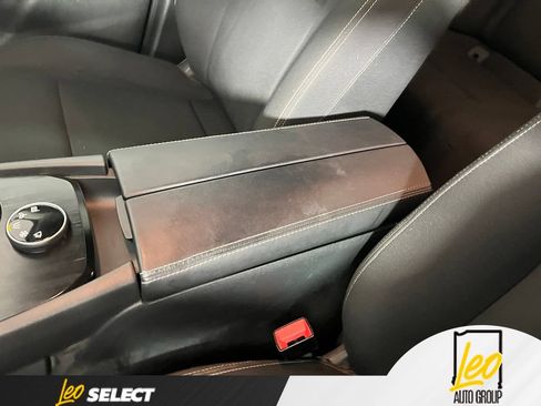 Used 2023 Nissan Rogue S AWD/4WD image 20