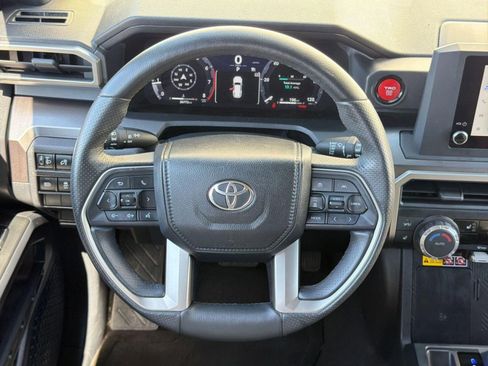 Used 2025 Toyota 4Runner TRD Off-Road image 17