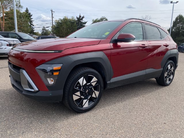 Used 2025 Hyundai Kona SEL AWD/4WD image 1