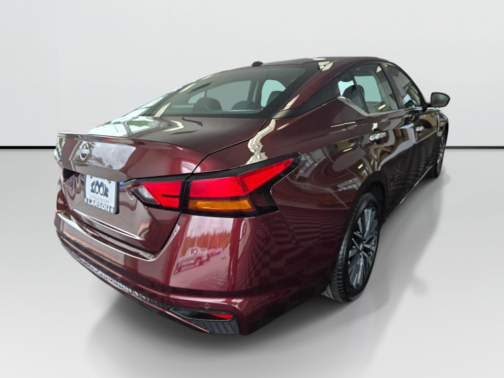 Used 2025 Nissan Altima 2.5 SV FWD image 5
