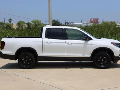 New 2026 Honda Ridgeline Black Edition image 4