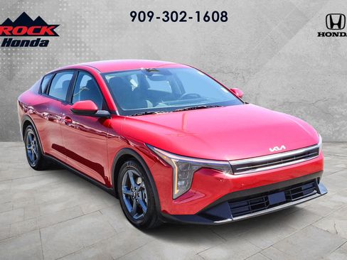 Used 2025 Kia K4 FWD image 3