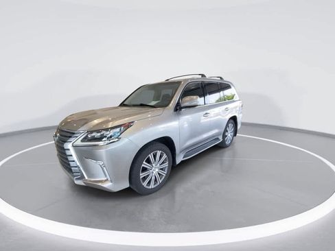 Used 2017 Lexus LX 570 4WD w/ Luxury Package image 4