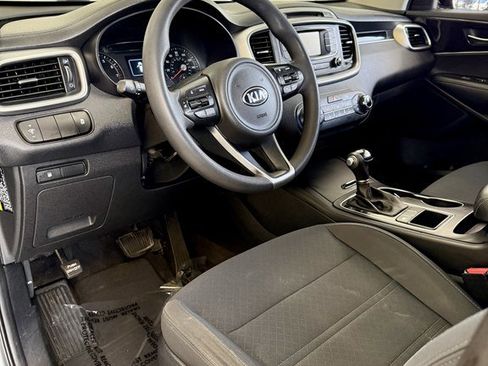 Used 2017 Kia Sorento LX FWD image 13