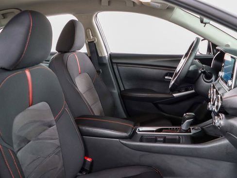 Used 2025 Nissan Sentra SR image 26