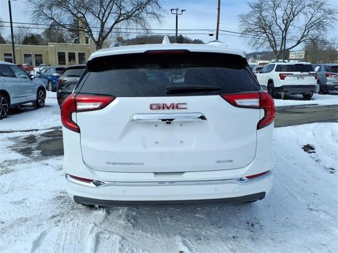 Used 2022 GMC Terrain Denali w/ Denali Premium Package image 6