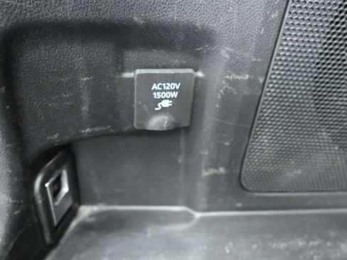 Used 2021 Toyota Highlander Limited image 35