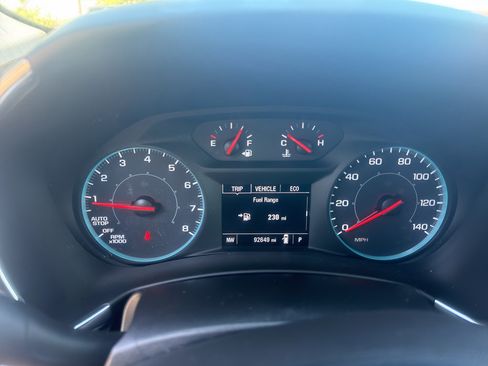 Used 2022 Chevrolet Equinox LS FWD image 12