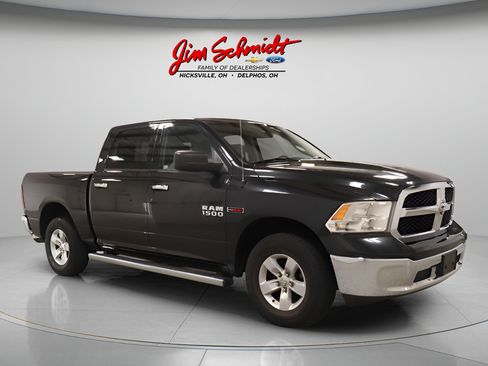Used 2018 RAM 1500 Classic SLT AWD/4WD image 2