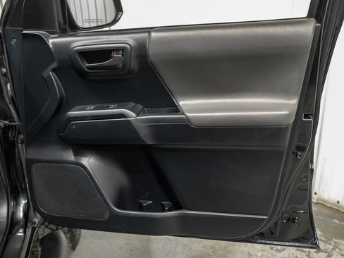 Used 2018 Toyota Tacoma SR w/ SR Convenience Package AWD/4WD image 40