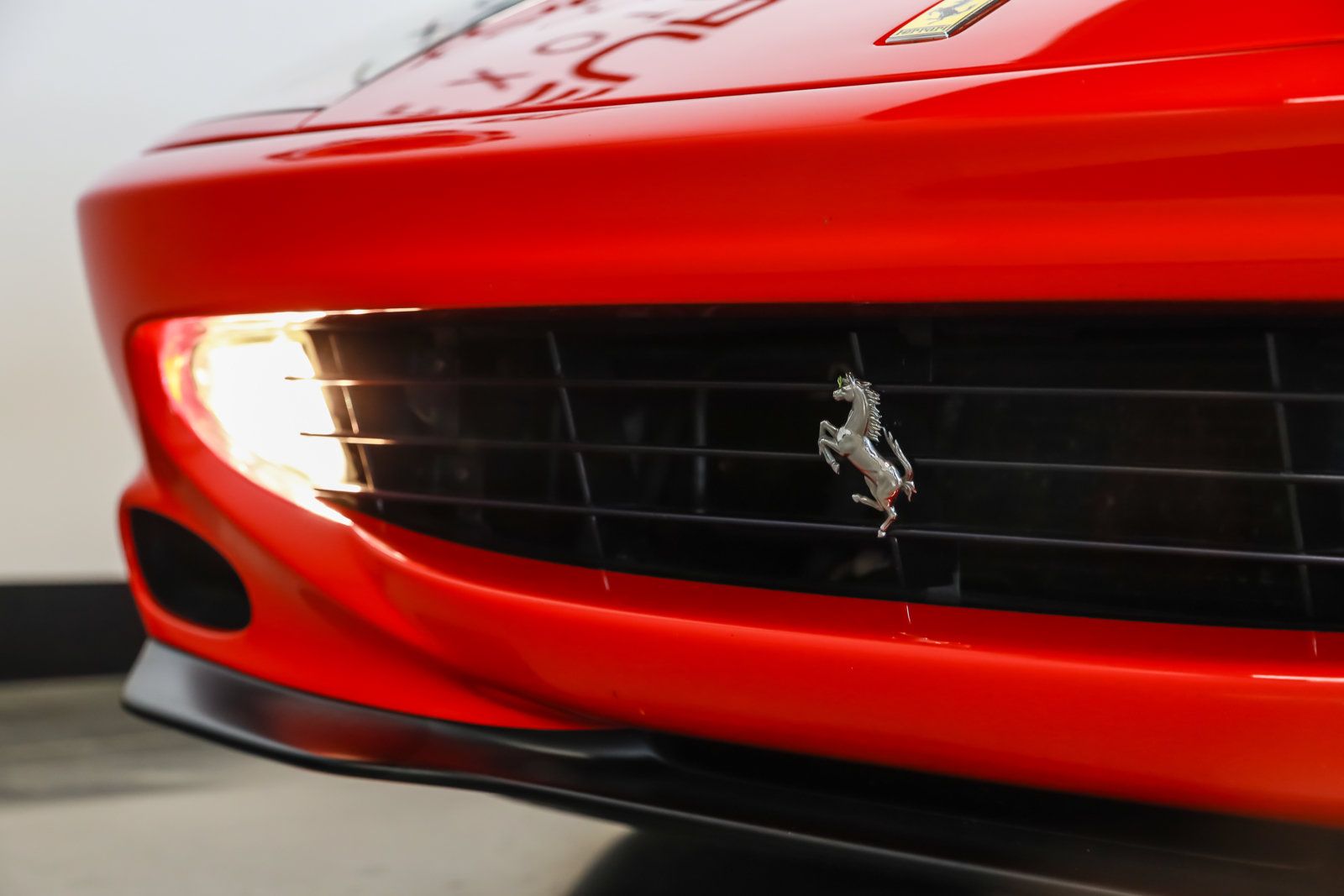 Used 2000 Ferrari 550 Maranello Coupe RWD image 29