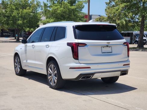 Used 2022 Cadillac XT6 Premium Luxury w/ Technology Package FWD image 7