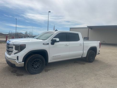 Used 2024 GMC Sierra 1500 SLE AWD/4WD image 19