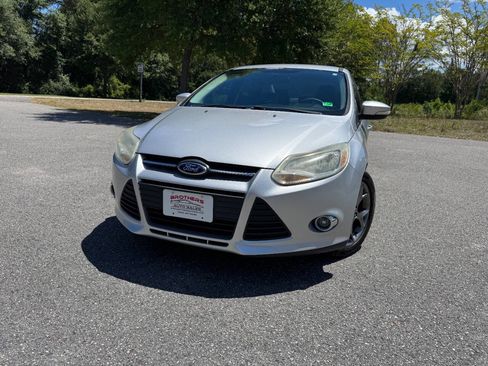 Used 2014 Ford Focus SE w/ Equipment Group 201A FWD image 28