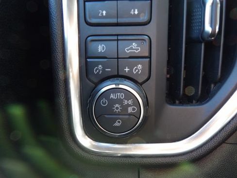 Used 2020 Chevrolet Silverado 1500 LTZ w/ Safety Package AWD/4WD image 27