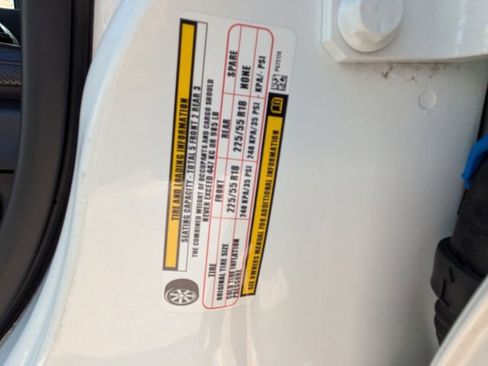 Used 2018 Jeep Renegade Limited w/ Safety & Security Group image 24