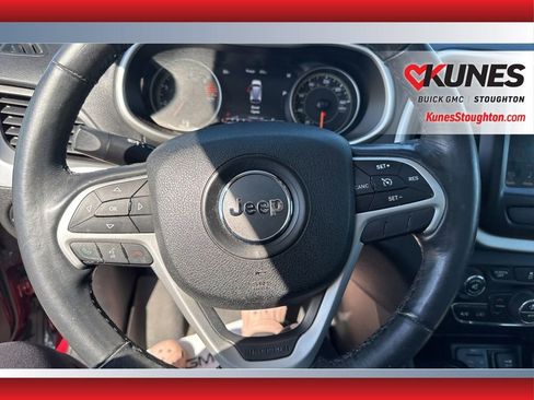 Used 2016 Jeep Cherokee Limited AWD/4WD image 25