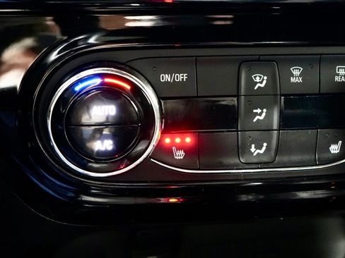 Used 2025 Chevrolet Trax RS w/ Driver Confidence Package image 21