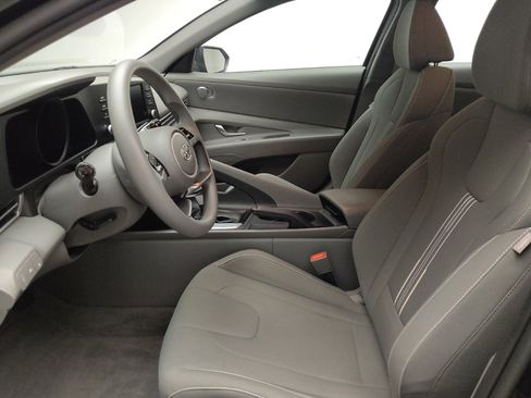 Used 2023 Hyundai Elantra SEL FWD image 17