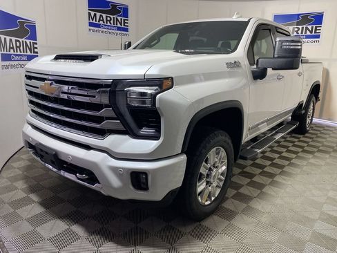 Used 2024 Chevrolet Silverado 2500 High Country w/ High Country Premium Package AWD/4WD image 11