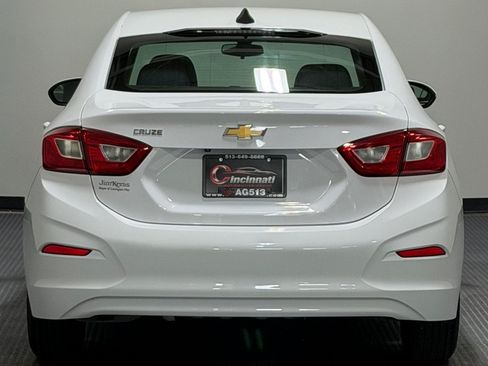 Used 2018 Chevrolet Cruze LS FWD image 6