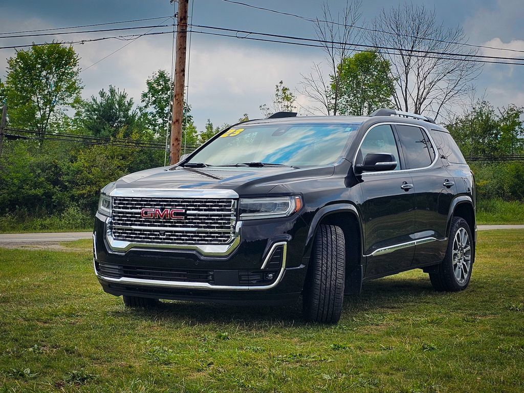Used 2023 GMC Acadia Denali w/ Denali Technology Package AWD/4WD image 8
