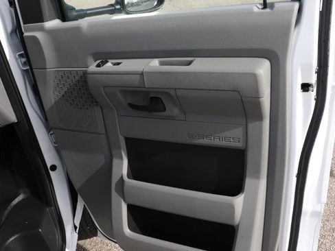 New 2027 Ford E-450 and Econoline 450 Super Duty w/ Power Equipment Group image 29