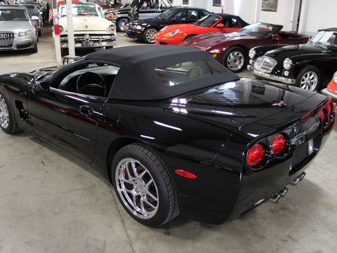 Used 1999 Chevrolet Corvette Convertible w/ Memory Pkg RWD image 15