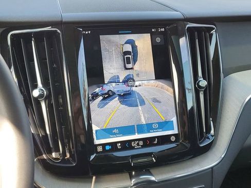 Used 2025 Volvo XC60 B5 Plus image 14