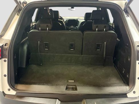 Used 2023 Chevrolet Traverse RS image 28
