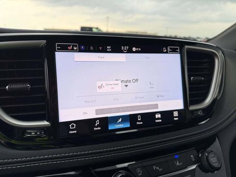 New 2026 Chrysler Pacifica Select image 35