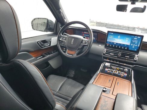 Used 2023 Lincoln Navigator Black Label image 16