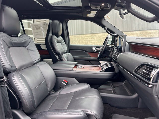 Used 2024 Lincoln Navigator L Reserve AWD/4WD image 12