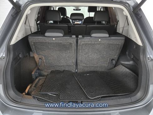 Used 2018 Volkswagen Tiguan SEL Premium image 17