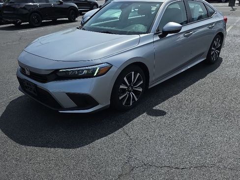 Used 2024 Honda Civic EX image 3