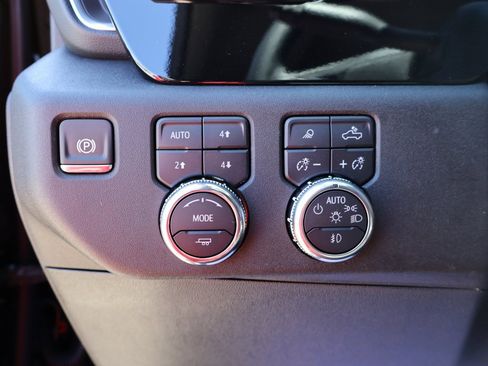 New 2025 GMC Sierra 2500 SLT w/ SLT Premium Package image 14