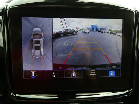 Used 2023 Chevrolet Traverse LT w/ LT Premium Package AWD/4WD image 37