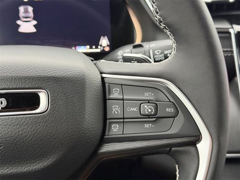 New 2025 Jeep Grand Cherokee Altitude image 20