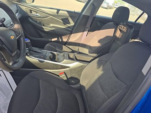 Used 2017 Chevrolet Volt LT w/ Comfort Package FWD image 6