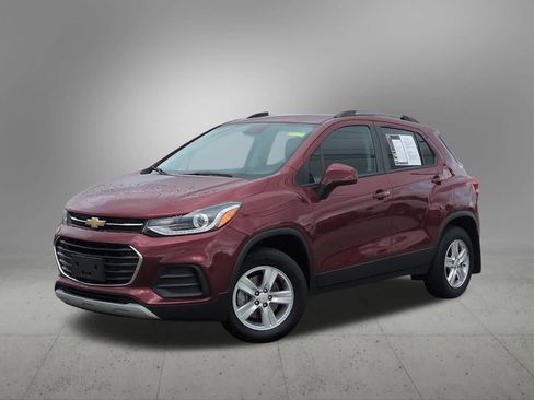 Used 2022 Chevrolet Trax LT w/ LT Convenience Package image 1