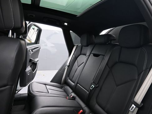 New 2026 Porsche Macan S image 26
