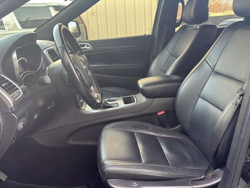 Used 2021 Jeep Grand Cherokee Laredo image 15