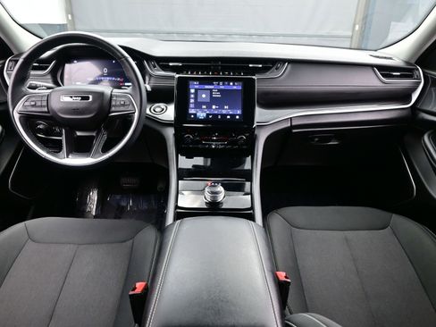 Used 2022 Jeep Grand Cherokee L Laredo w/ Luxury Tech Group I image 19