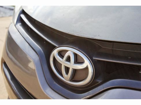 Used 2016 Toyota Corolla LE image 9