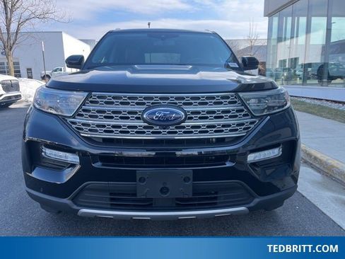 Certified 2022 Ford Explorer Limited w/ Equipment Group 301A image 2