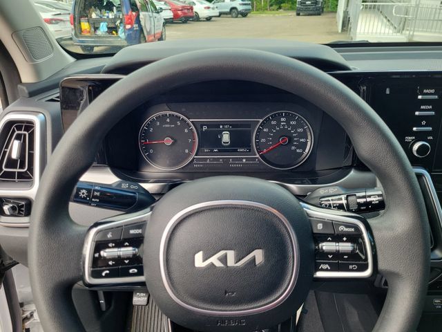 Used 2023 Kia Sorento LX FWD image 25