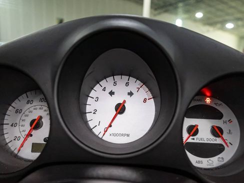 Used 2000 Toyota MR2 RWD image 11