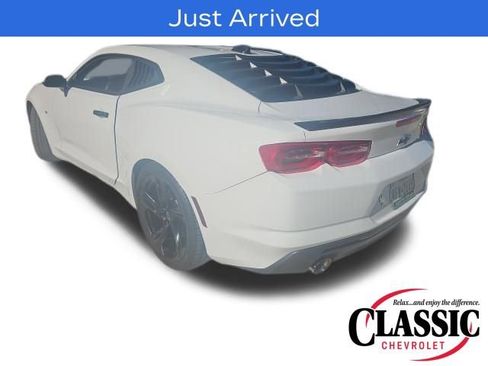 Used 2021 Chevrolet Camaro LT image 11