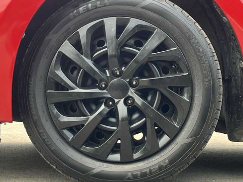 Used 2018 Toyota Corolla LE FWD image 25
