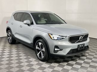 Certified 2024 Volvo XC40 B5 Plus w/ Climate Package video 2